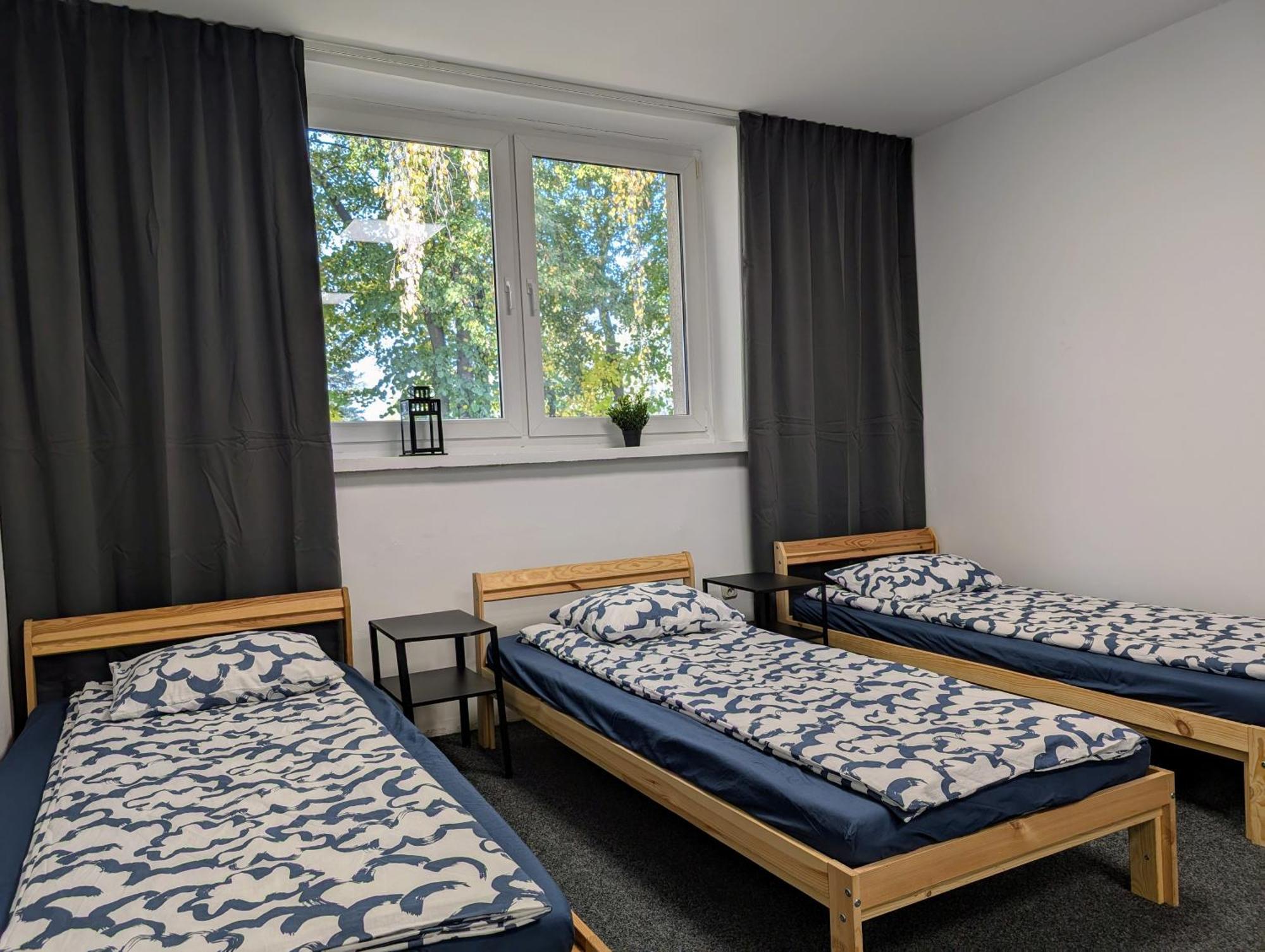 Ostello Baraczek Lotnisko Leszno Leszno  Esterno foto